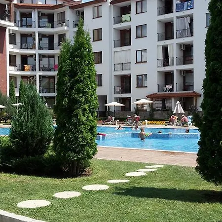 Ξενοδοχείο Family Apolon Νεσέμπαρ