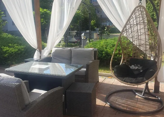 Хотел Family Apolon 2*