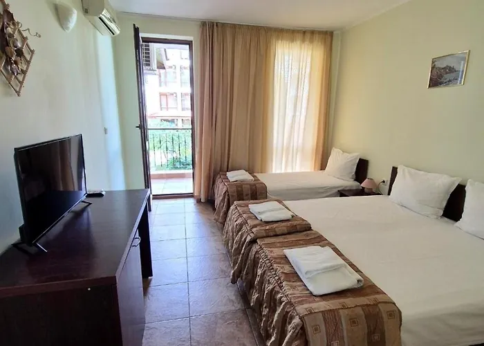 Хотел Family Apolon