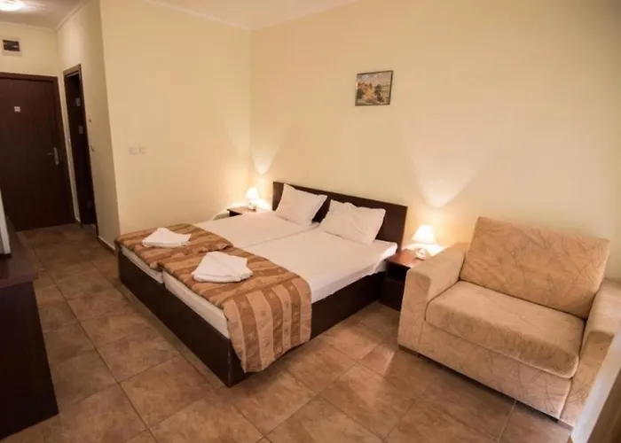 Family Apolon Хотел