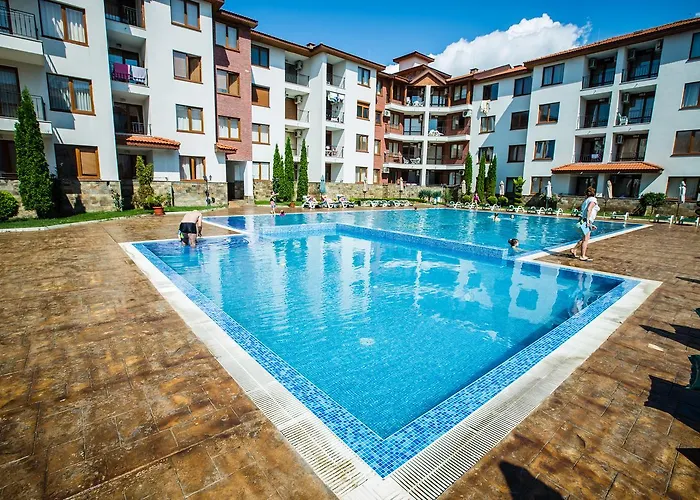 Хотел Family Apolon 2*