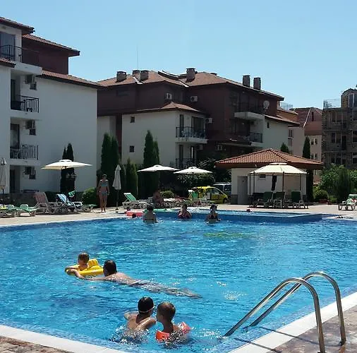 Хотел Family Apolon 2*