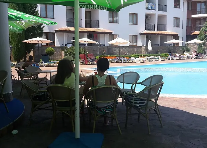 Family Apolon Хотел 2*