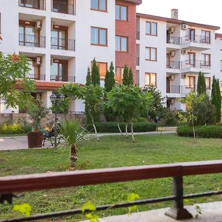 Family Apolon Hotel 2*