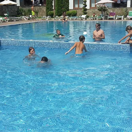 Hotell Family Apolon 2*