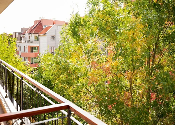 Family Apolon Hotel 2*